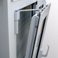 Ventanas oscilobatientes de serie